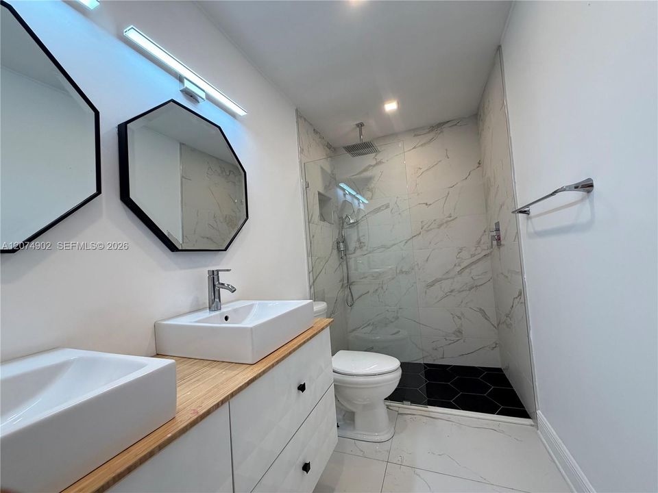 For Rent: $5,575 (4 beds, 2 baths, 2175 Square Feet)