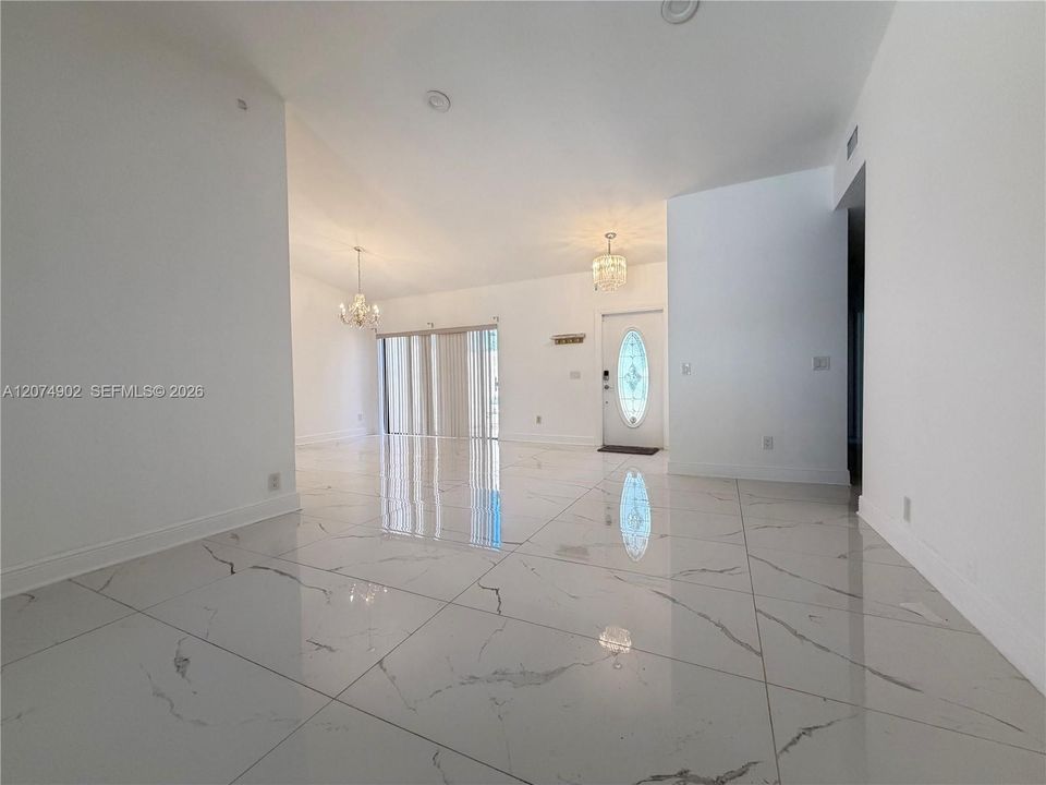 For Rent: $5,575 (4 beds, 2 baths, 2175 Square Feet)