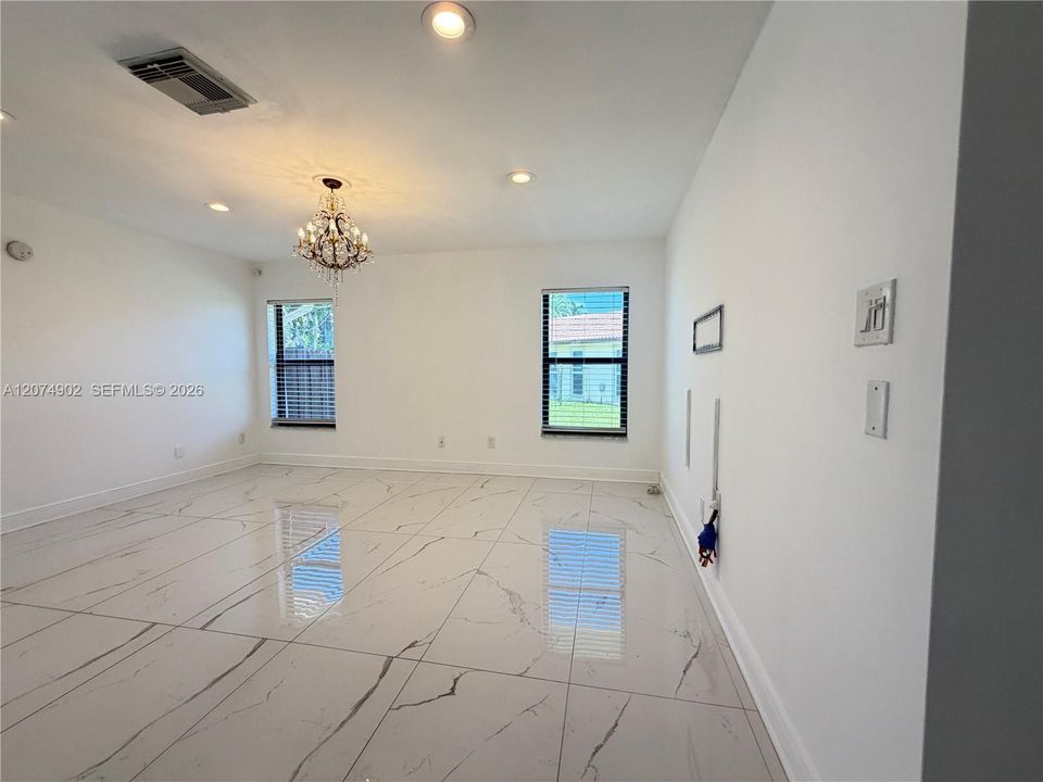 For Rent: $5,575 (4 beds, 2 baths, 2175 Square Feet)