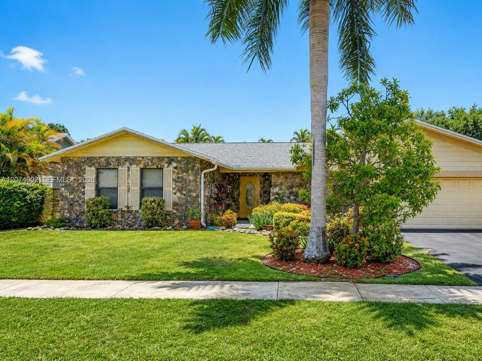 For Rent: $5,575 (4 beds, 2 baths, 2175 Square Feet)