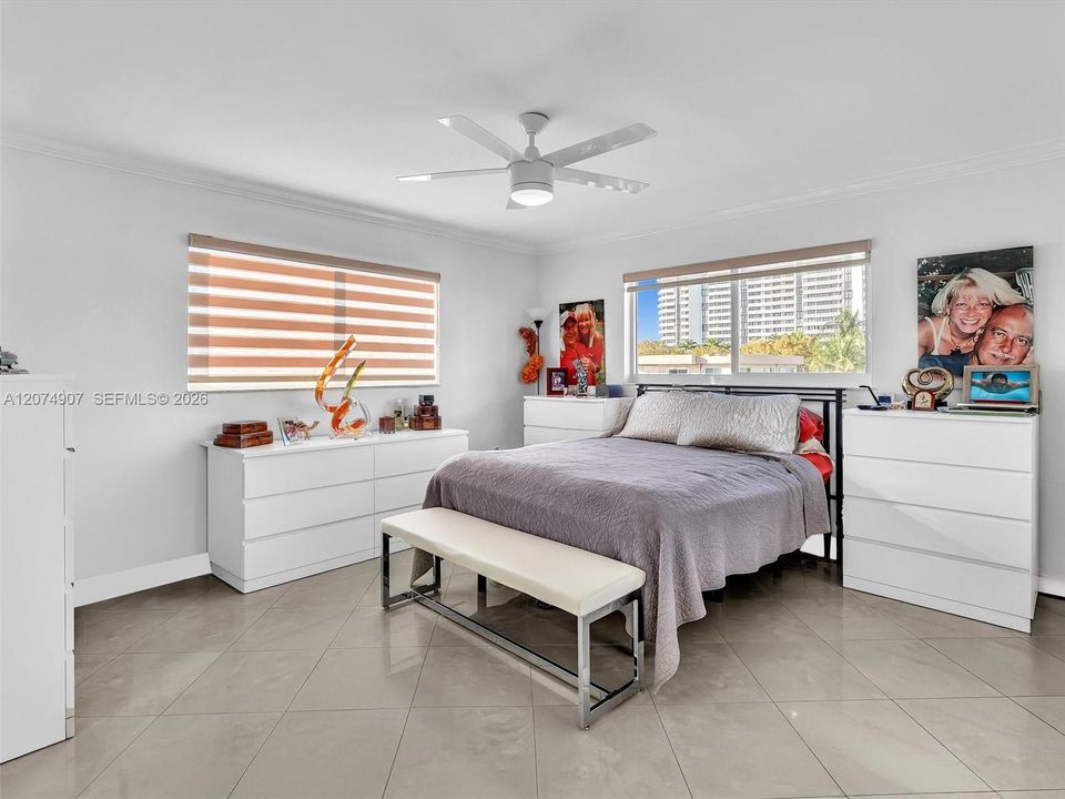 For Sale: $340,000 (2 beds, 2 baths, 1042 Square Feet)
