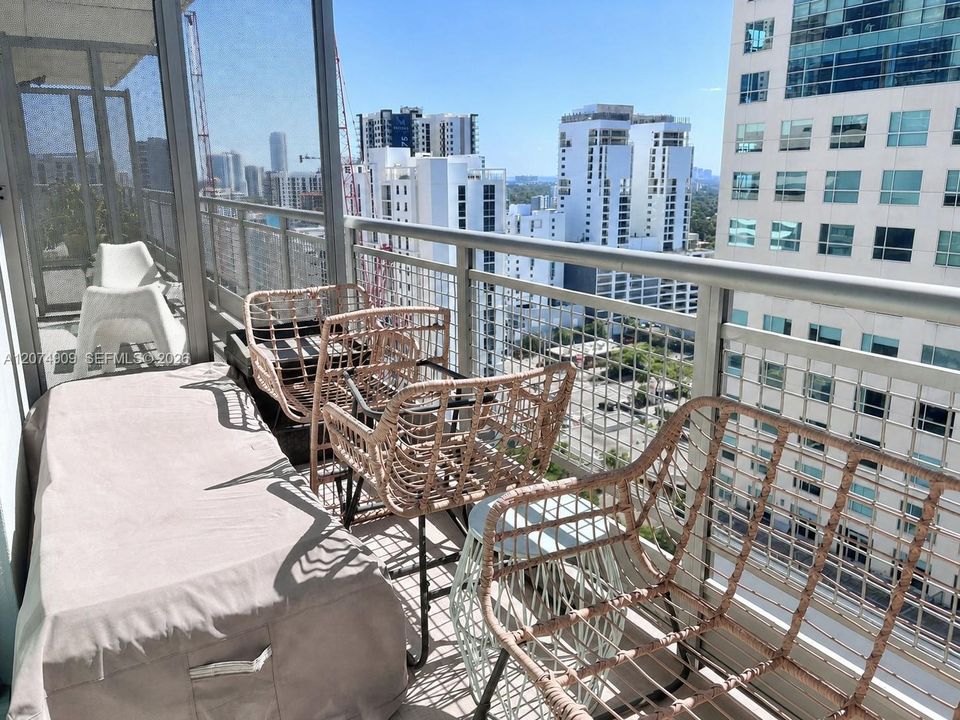 For Rent: $3,800 (2 beds, 2 baths, 1113 Square Feet)