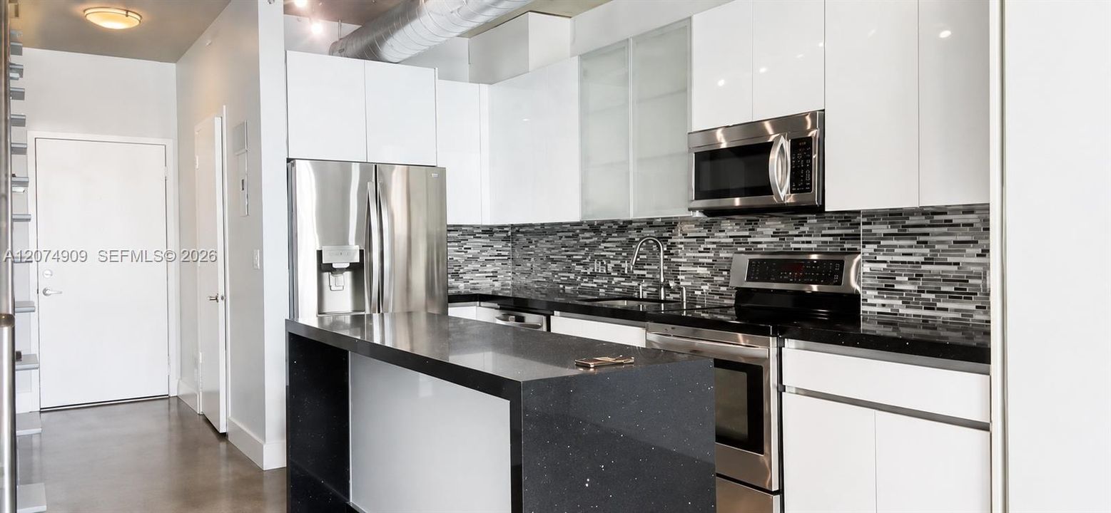 For Rent: $3,800 (2 beds, 2 baths, 1113 Square Feet)
