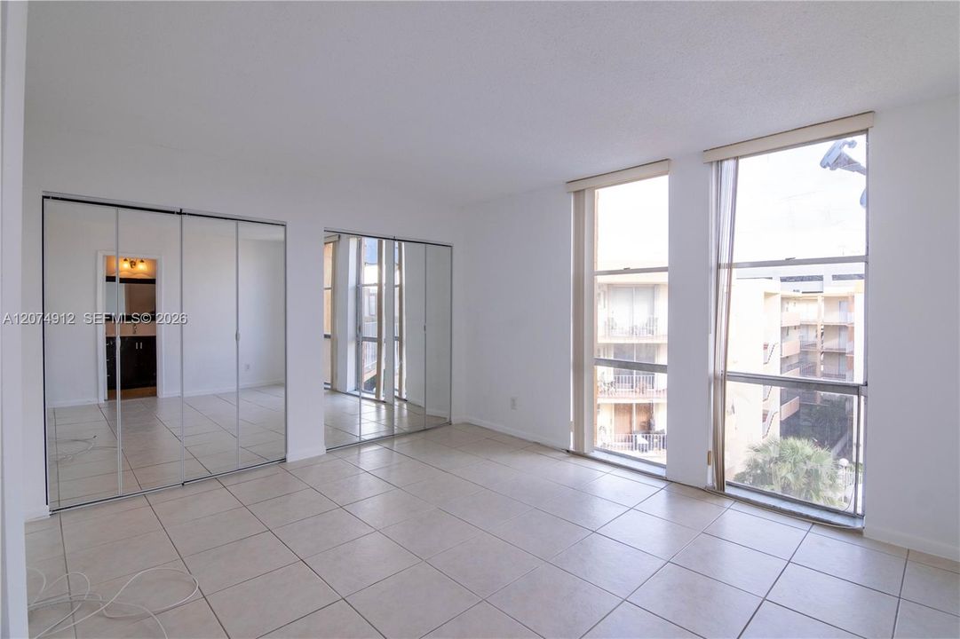 For Rent: $2,250 (2 beds, 2 baths, 1058 Square Feet)