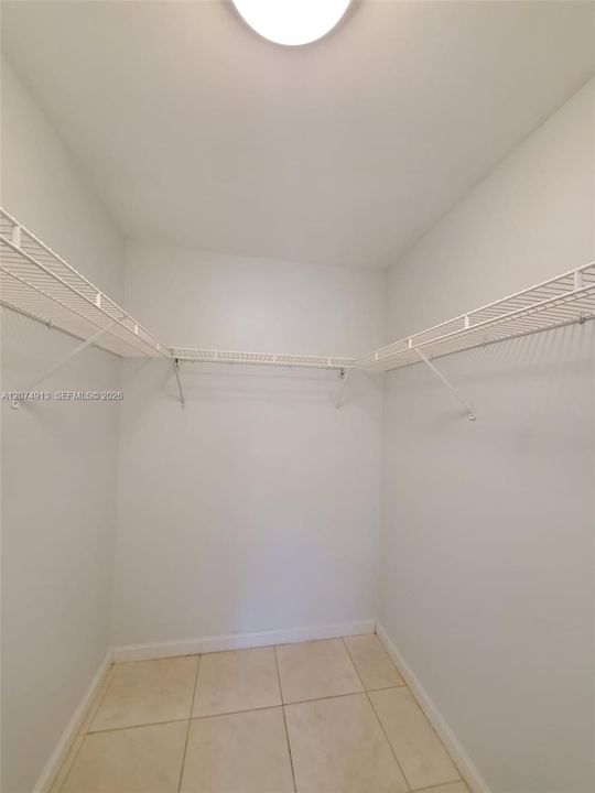 For Rent: $2,399 (2 beds, 2 baths, 1053 Square Feet)