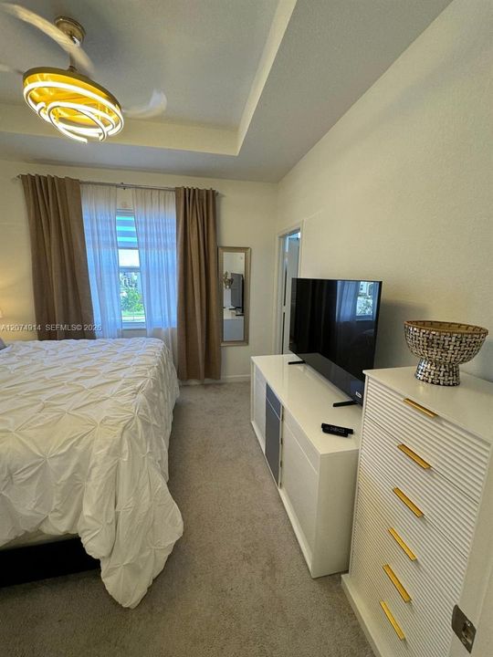 For Rent: $3,400 (3 beds, 3 baths, 1328 Square Feet)