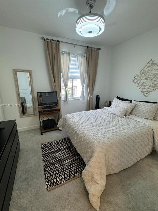 For Rent: $3,400 (3 beds, 3 baths, 1328 Square Feet)