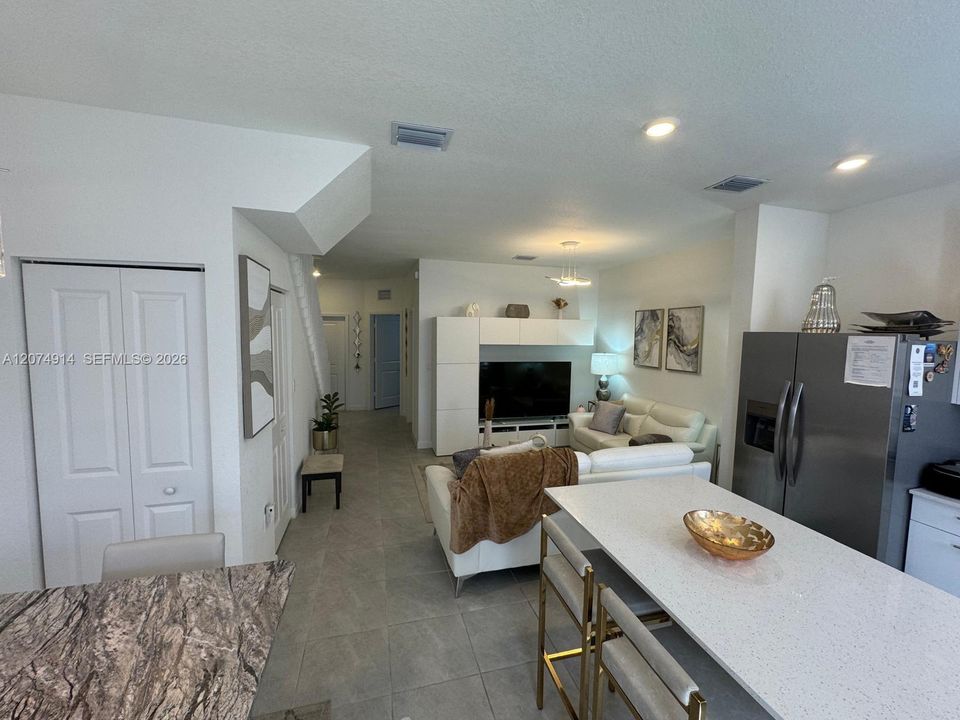 For Rent: $3,400 (3 beds, 3 baths, 1328 Square Feet)