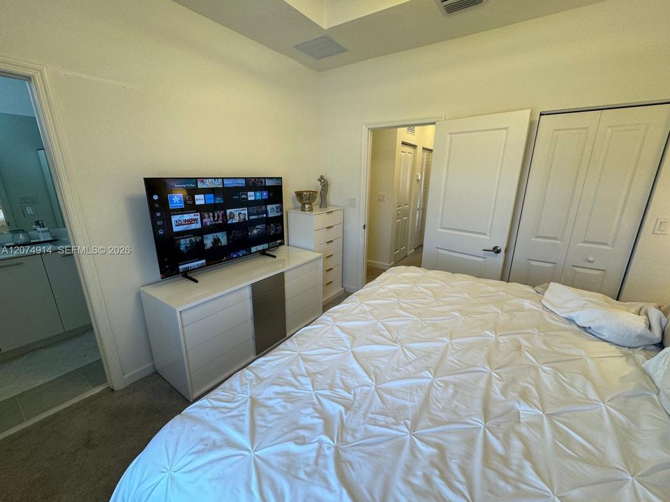 For Rent: $3,400 (3 beds, 3 baths, 1328 Square Feet)