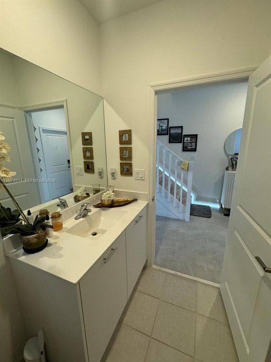 For Rent: $3,400 (3 beds, 3 baths, 1328 Square Feet)