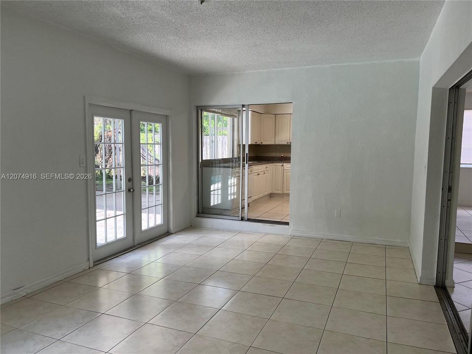 For Rent: $3,400 (4 beds, 2 baths, 1969 Square Feet)