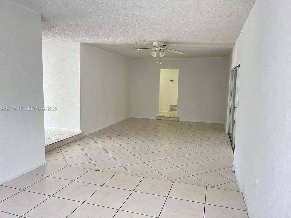 For Rent: $3,400 (4 beds, 2 baths, 1969 Square Feet)