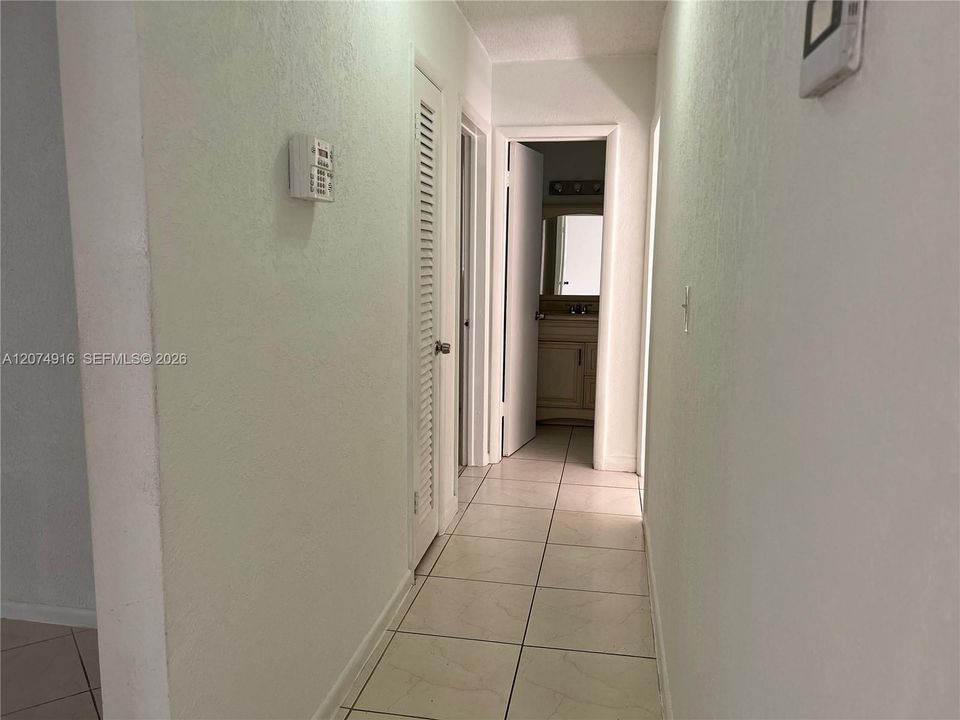 For Rent: $3,400 (4 beds, 2 baths, 1969 Square Feet)