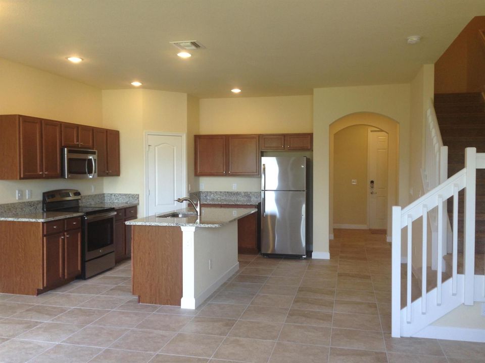 Kitchen 3.JPG