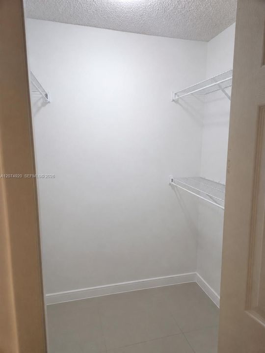 En Venta: $335,000 (2 camas, 2 baños, 1220 Pies cuadrados)