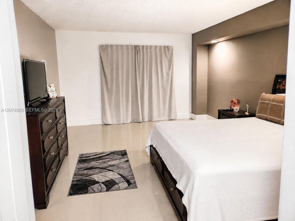 En Venta: $335,000 (2 camas, 2 baños, 1220 Pies cuadrados)