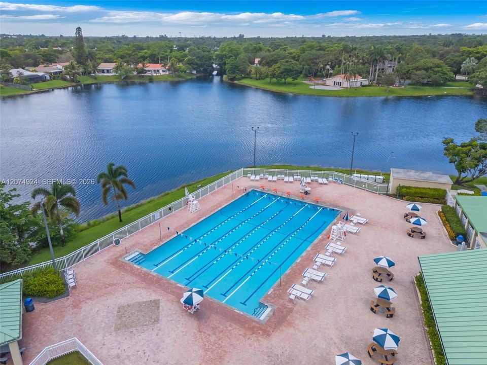For Sale: $390,000 (2 beds, 1 baths, 1056 Square Feet)