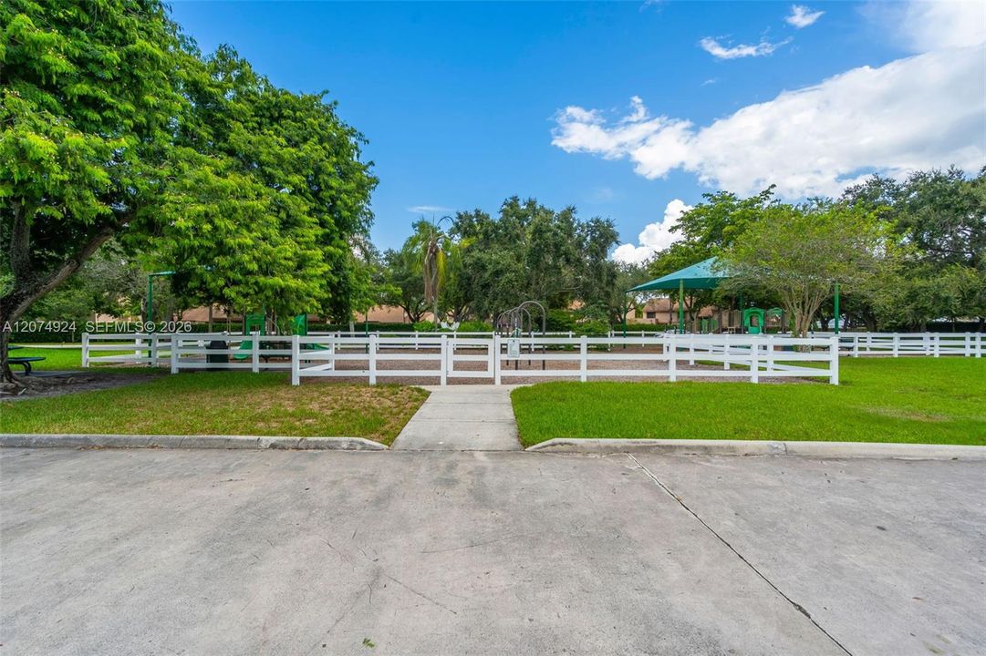 For Sale: $390,000 (2 beds, 1 baths, 1056 Square Feet)