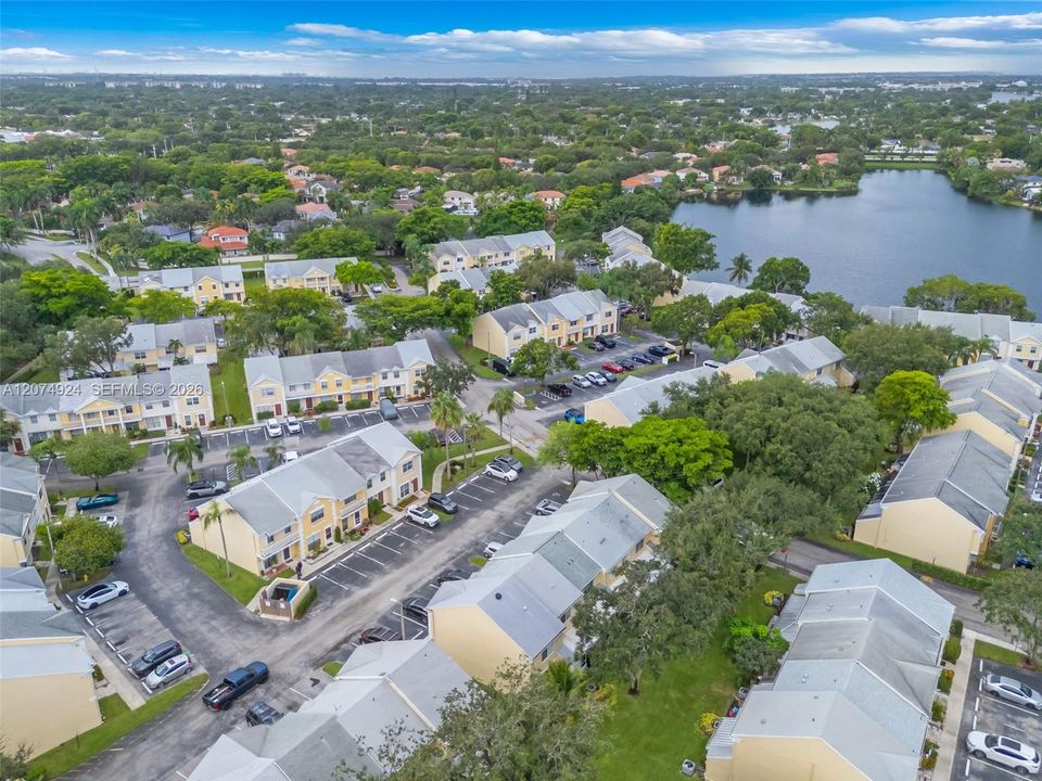 For Sale: $390,000 (2 beds, 1 baths, 1056 Square Feet)