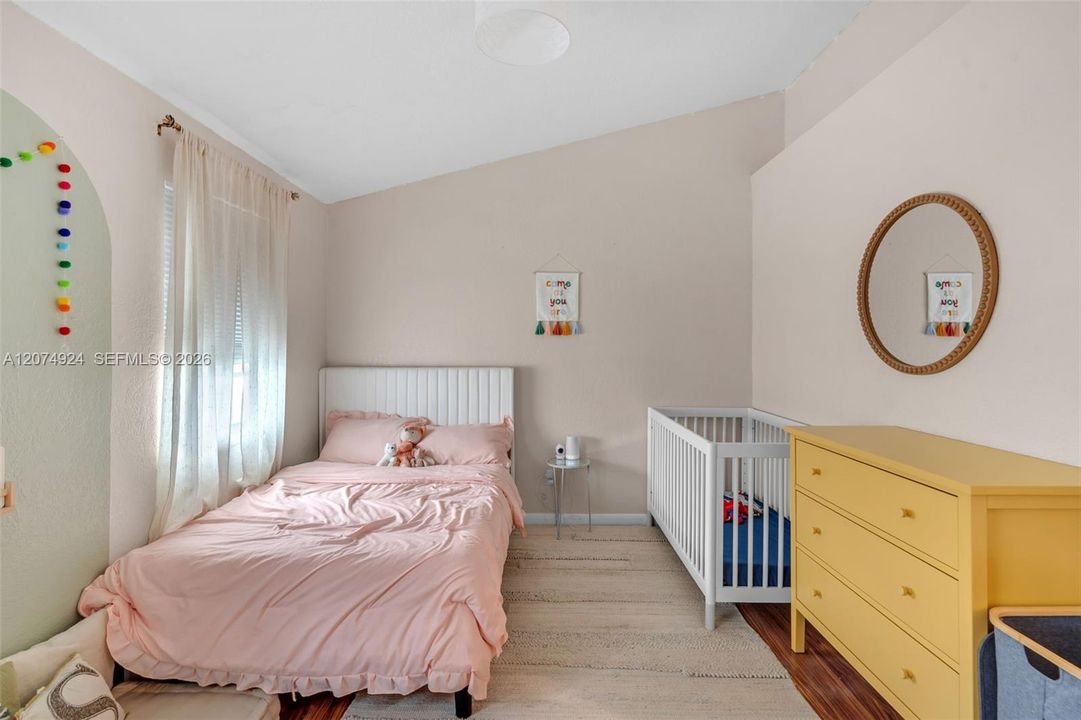 For Sale: $390,000 (2 beds, 1 baths, 1056 Square Feet)