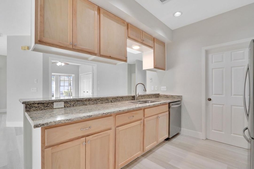 7340 Pine Creek Kitchen 3
