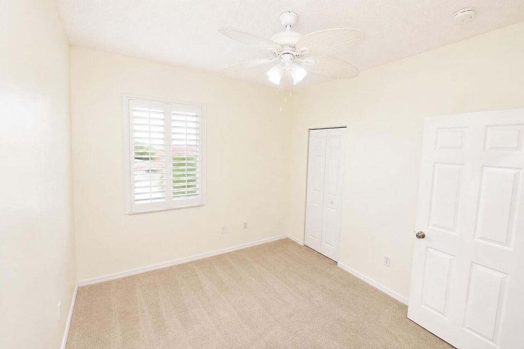 1st bedroom 01