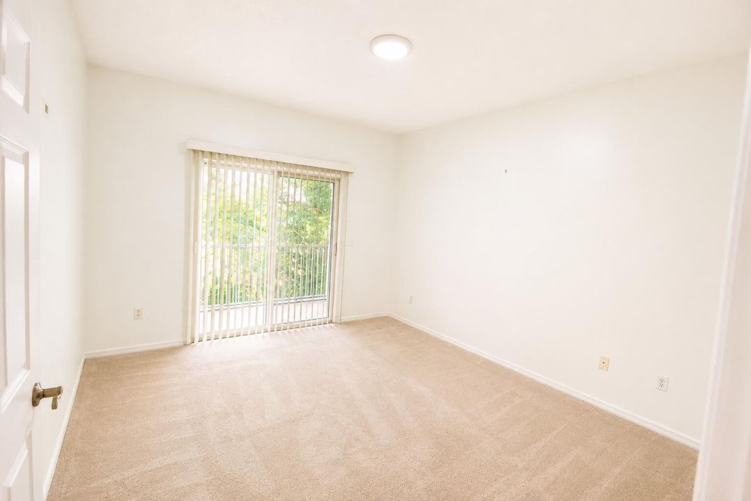 Master Bedroom 02