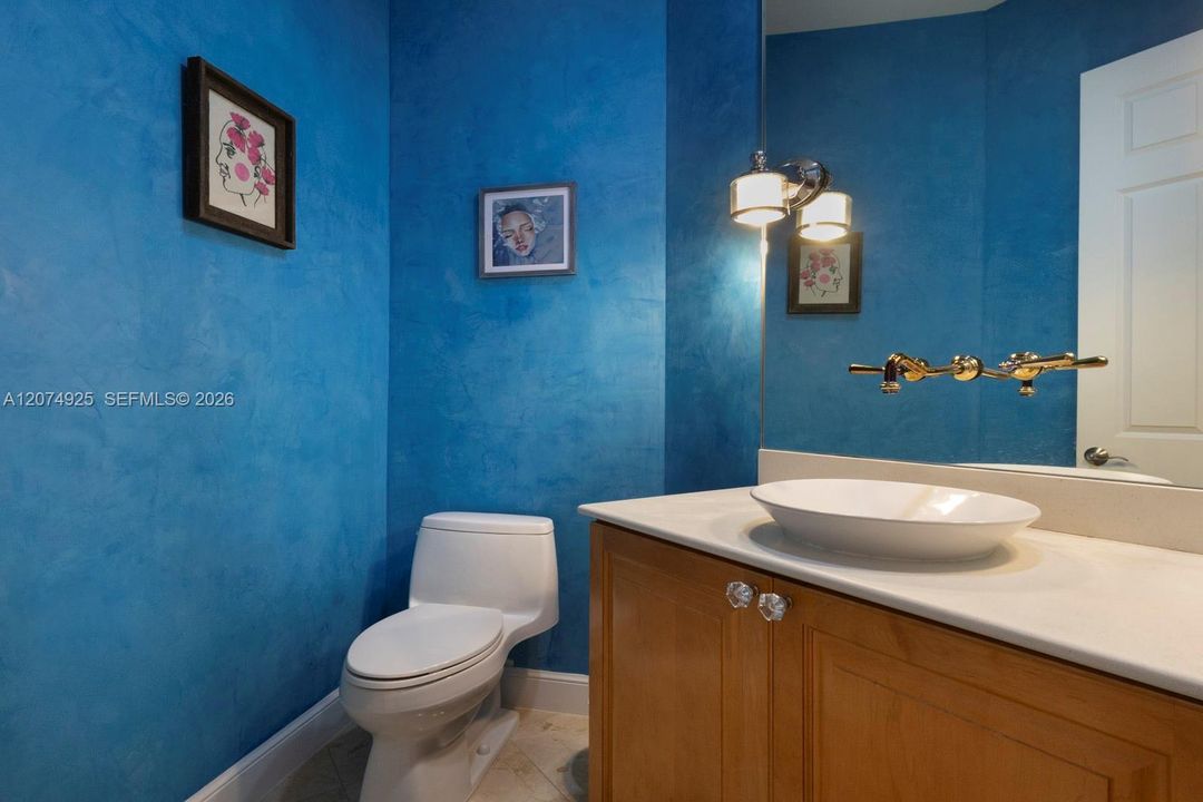 For Sale: $2,199,000 (4 beds, 4 baths, 2900 Square Feet)