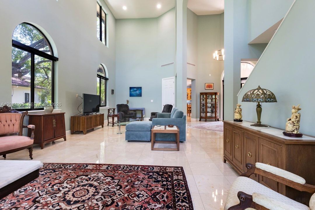 For Sale: $2,199,000 (4 beds, 4 baths, 2900 Square Feet)