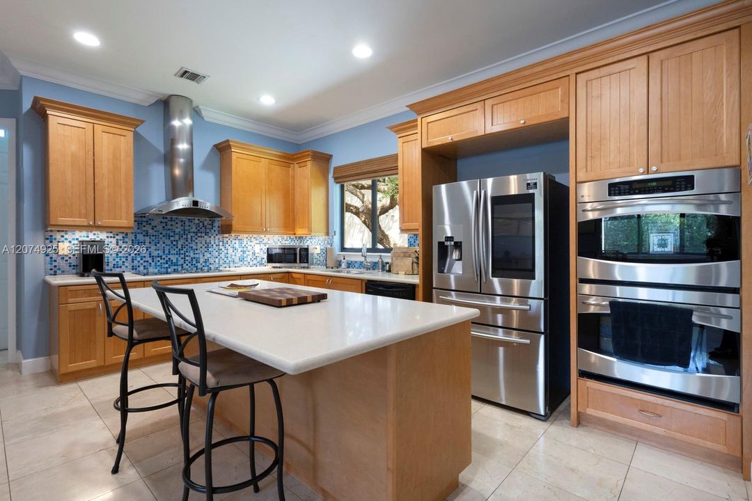For Sale: $2,199,000 (4 beds, 4 baths, 2900 Square Feet)