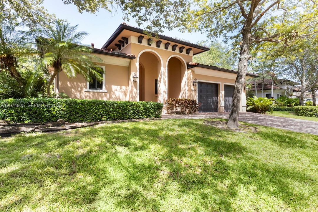 For Sale: $2,199,000 (4 beds, 4 baths, 2900 Square Feet)