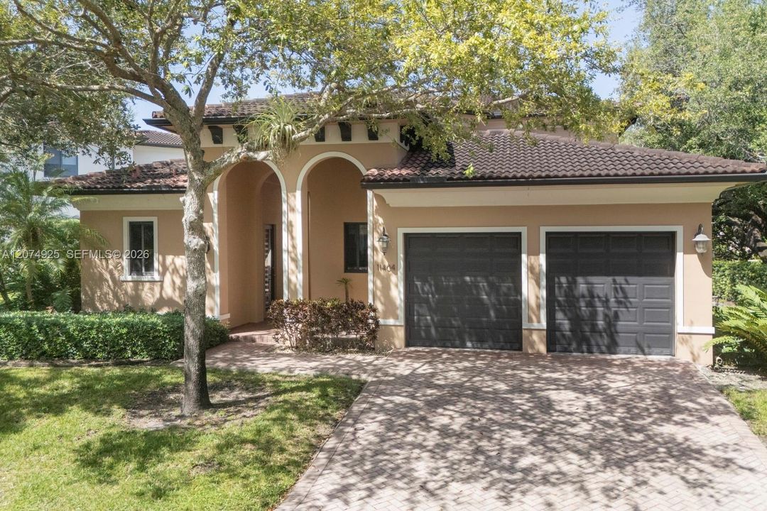 For Sale: $2,199,000 (4 beds, 4 baths, 2900 Square Feet)