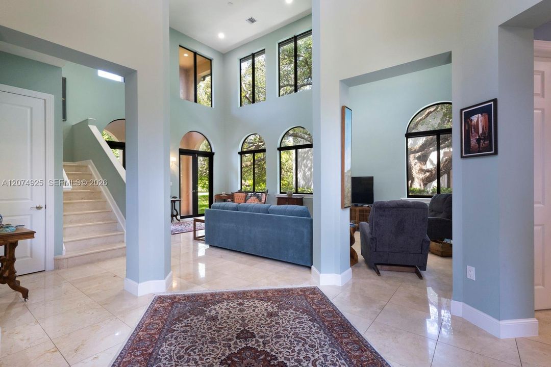 For Sale: $2,199,000 (4 beds, 4 baths, 2900 Square Feet)