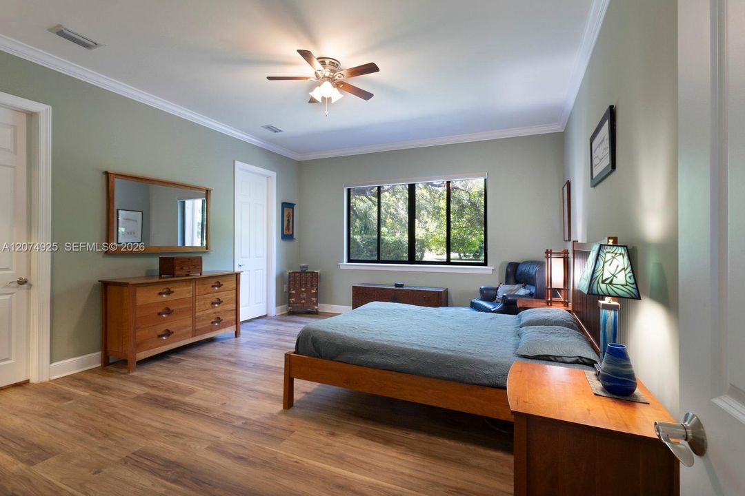 For Sale: $2,199,000 (4 beds, 4 baths, 2900 Square Feet)