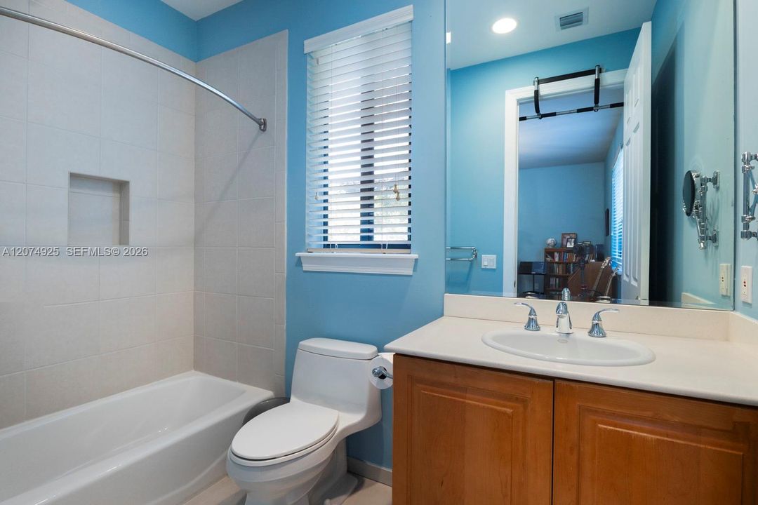 For Sale: $2,199,000 (4 beds, 4 baths, 2900 Square Feet)