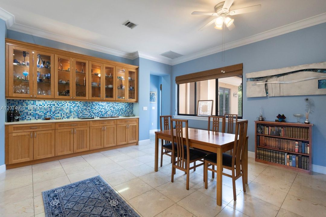 For Sale: $2,199,000 (4 beds, 4 baths, 2900 Square Feet)