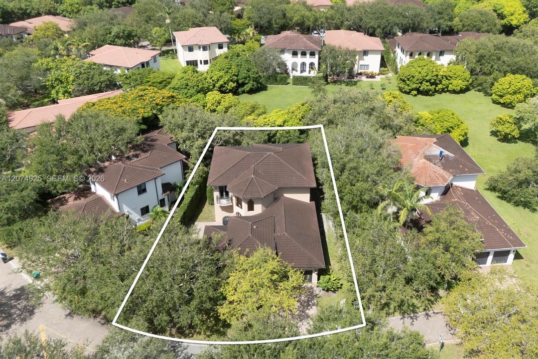 For Sale: $2,199,000 (4 beds, 4 baths, 2900 Square Feet)