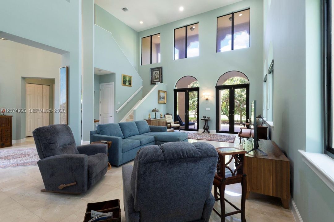 For Sale: $2,199,000 (4 beds, 4 baths, 2900 Square Feet)