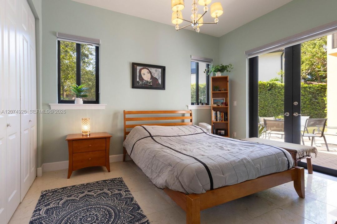 For Sale: $2,199,000 (4 beds, 4 baths, 2900 Square Feet)