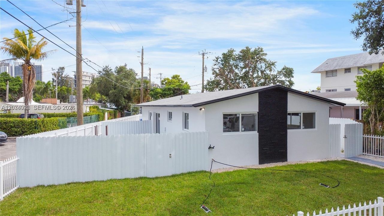 For Sale: $785,000 (0 beds, 0 baths, 1647 Square Feet)