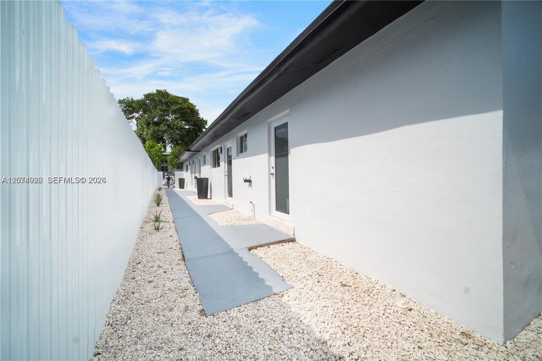 For Sale: $785,000 (0 beds, 0 baths, 1647 Square Feet)