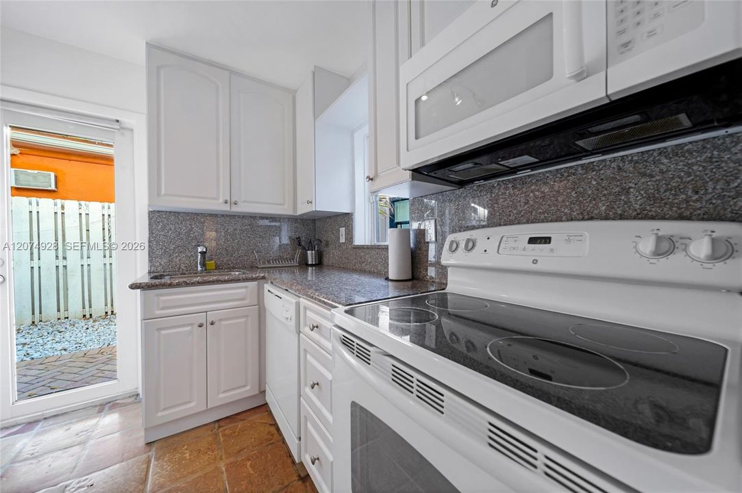 En Renta: $2,599 (1 camas, 1 baños, 750 Pies cuadrados)