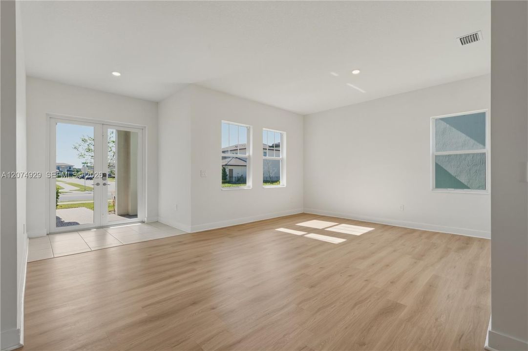 For Sale: $1,800,000 (5 beds, 4 baths, 3888 Square Feet)