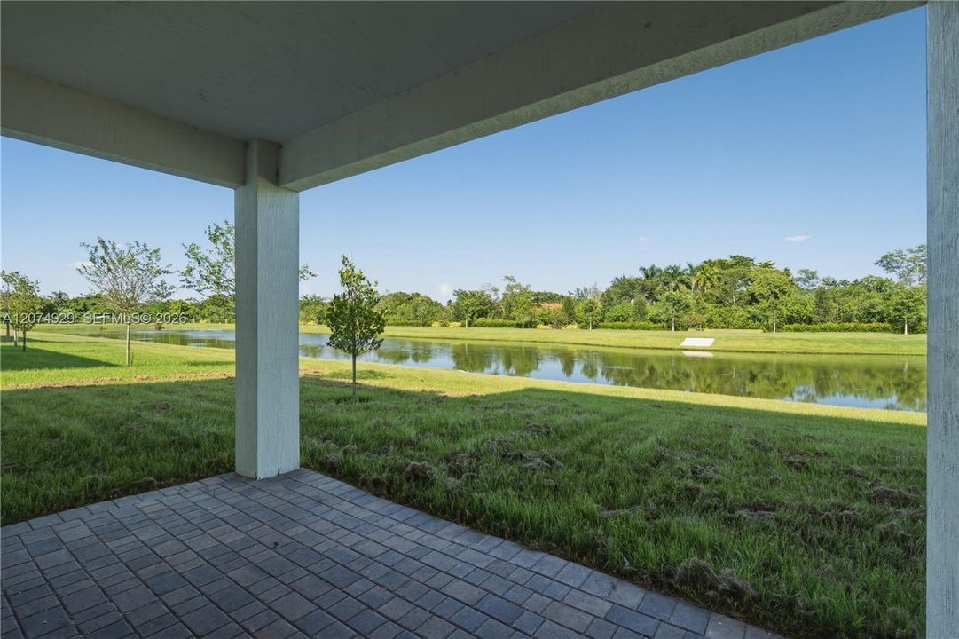 For Sale: $1,800,000 (5 beds, 4 baths, 3888 Square Feet)