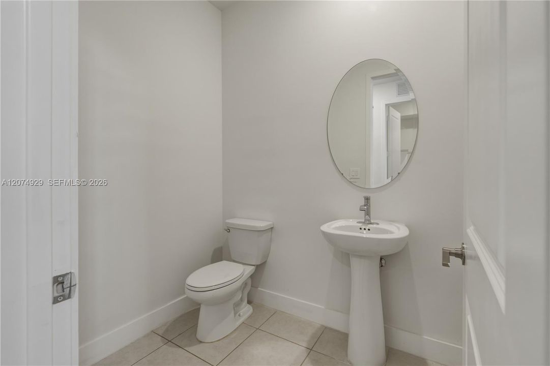 For Sale: $1,800,000 (5 beds, 4 baths, 3888 Square Feet)