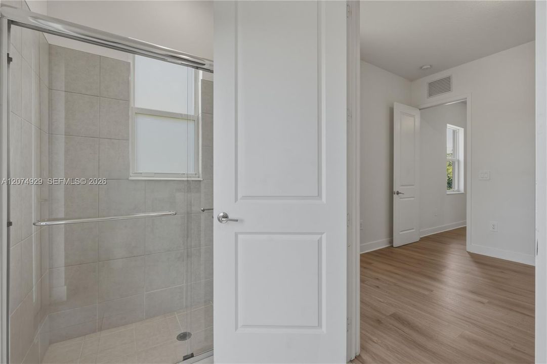For Sale: $1,800,000 (5 beds, 4 baths, 3888 Square Feet)