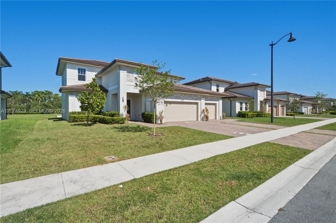 For Sale: $1,800,000 (5 beds, 4 baths, 3888 Square Feet)