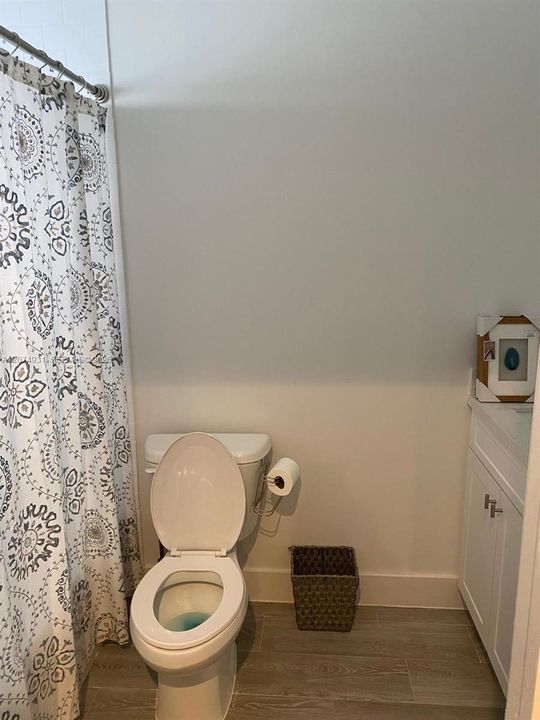 For Rent: $3,400 (3 beds, 2 baths, 1351 Square Feet)