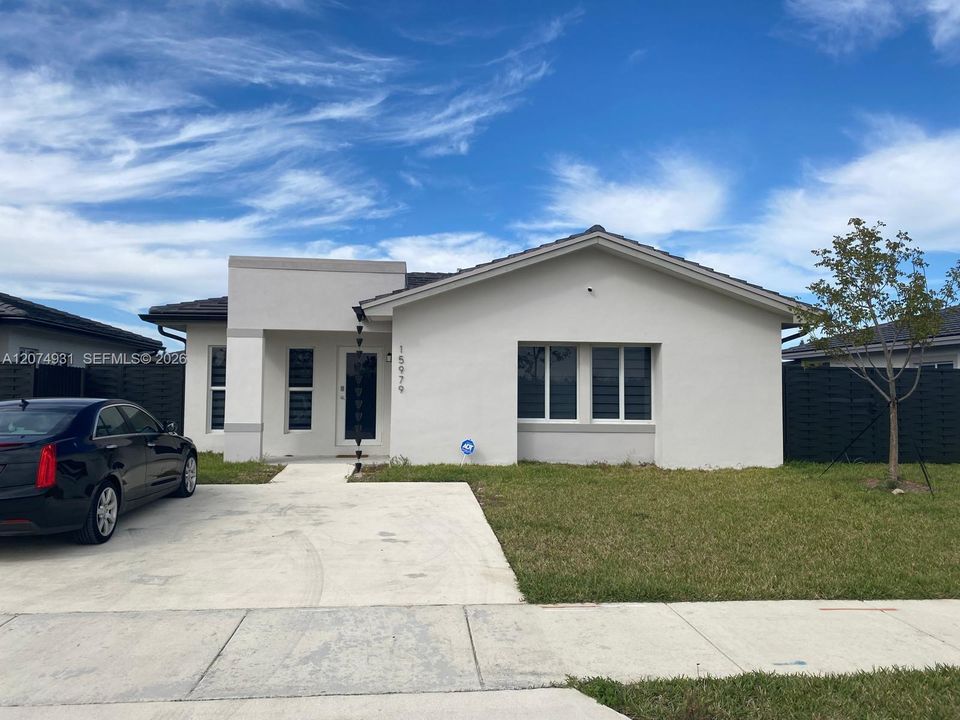For Rent: $3,400 (3 beds, 2 baths, 1351 Square Feet)