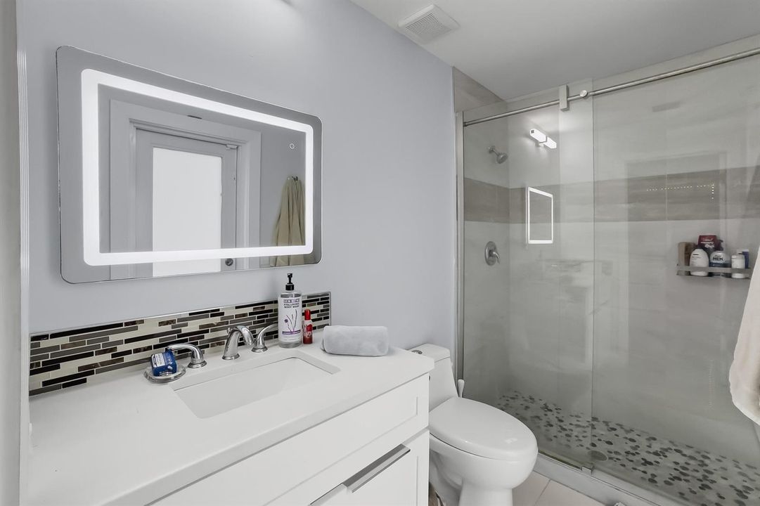 Suite Bathroom